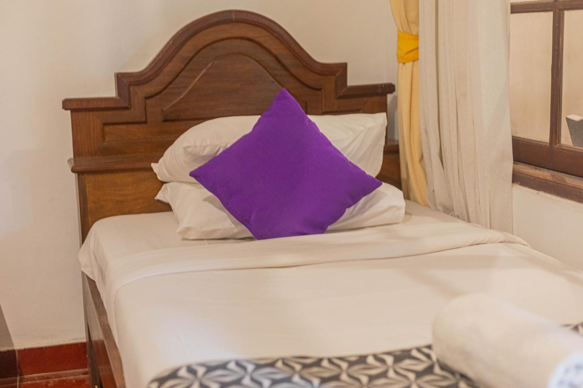 Puri Mango Guest House Sanur Exterior photo