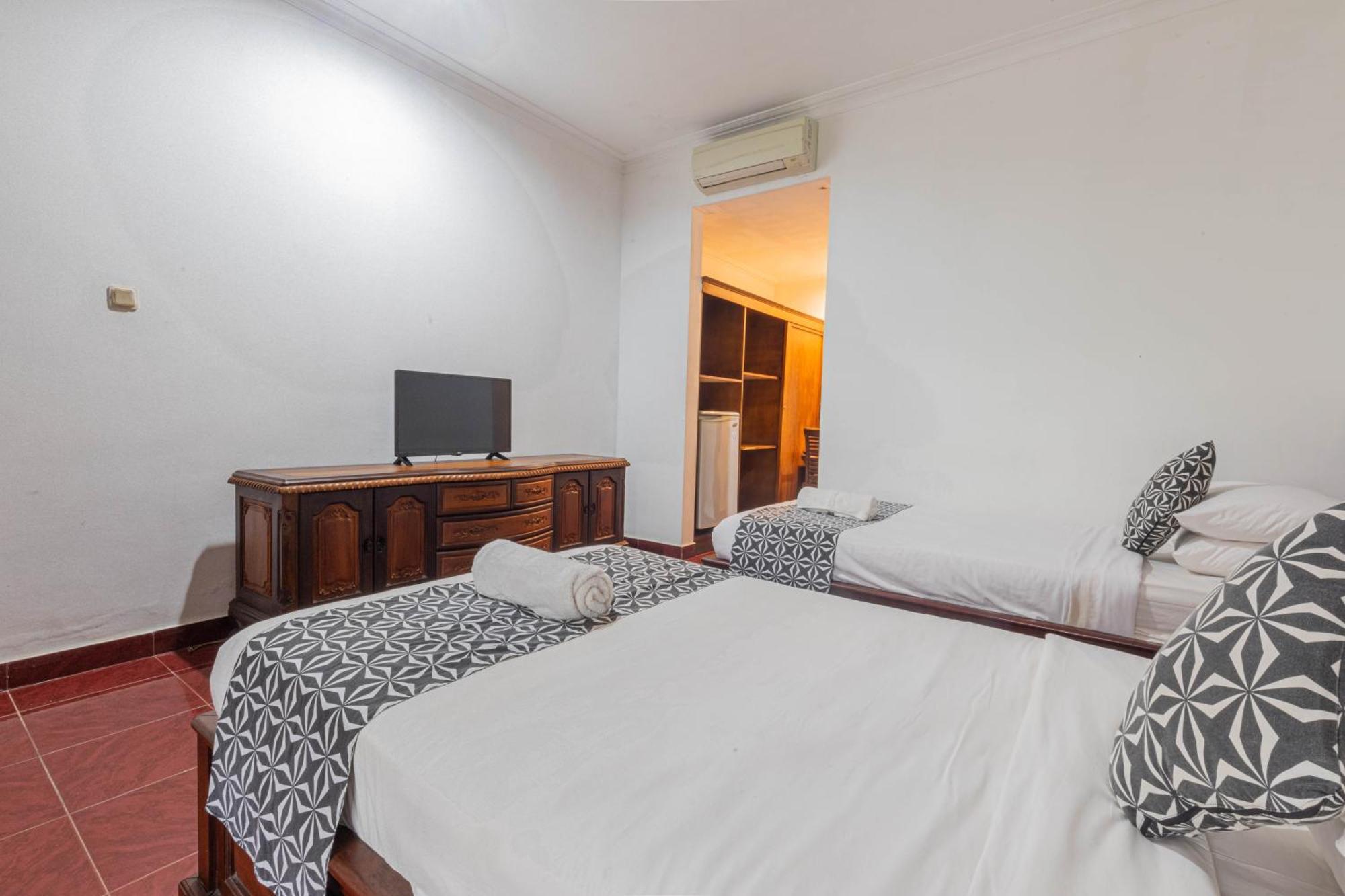 Puri Mango Guest House Sanur Exterior photo